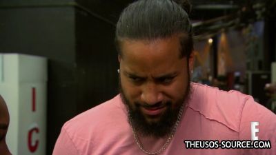 Naomi_shows_Jimmy_Uso_how_shes_going_to_give_the_SmackDown_Womens_Title_some_glow_Total_Divas_Preview_Clip_Nov_15_2017__WWE_mp4152.jpg