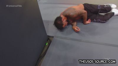 WWE_Clash_2020_mp41533.jpg