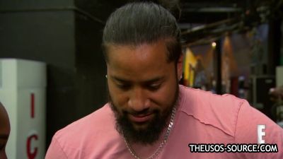 Naomi_shows_Jimmy_Uso_how_shes_going_to_give_the_SmackDown_Womens_Title_some_glow_Total_Divas_Preview_Clip_Nov_15_2017__WWE_mp4146.jpg