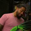 Naomi_shows_Jimmy_Uso_how_shes_going_to_give_the_SmackDown_Womens_Title_some_glow_Total_Divas_Preview_Clip_Nov_15_2017__WWE_mp4022.jpg