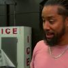 Naomi_shows_Jimmy_Uso_how_shes_going_to_give_the_SmackDown_Womens_Title_some_glow_Total_Divas_Preview_Clip_Nov_15_2017__WWE_mp4172.jpg